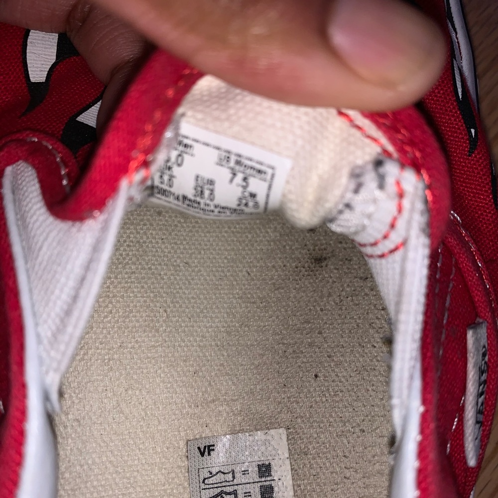 Vans - Picture 3 of 4